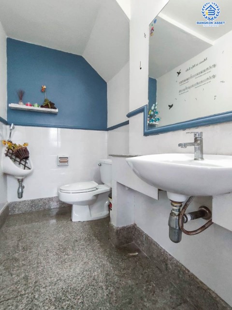 ทาวน์เฮ้าส์มือสองย่านนนทบุรี ม.ศุภาลัยวิลล์ รัตนาธิเบศร์ หลังมุม! บนเนื้อที่ 31.1 ตร.ว. ฟังก์ชัน 4 ห้องนอน 3 ห้องน้ำ 2 ที่จอดรถ บ้านสวยทำเลดั่งทอง แถมฟรี! 4 เครื่องปรับอากาศ 1 เครื่องทำน้ำอุ่น ใกล้รถไฟฟ้าสายสีม่วง "สถานีศูนย์ราชการนนทบุรี" และทางด่วน "งามวงศ์วาน" จองเลยตอนนี้